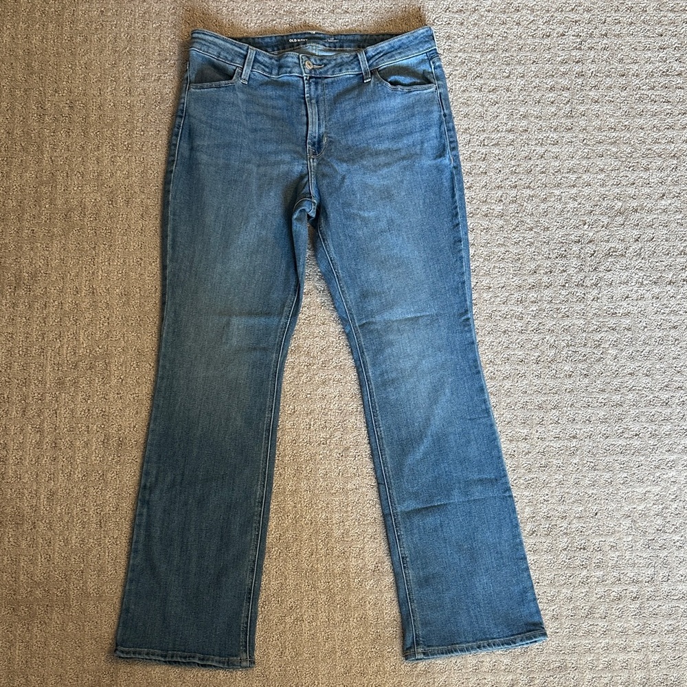 Old Navy Women's Boot Cut Jeans in Blue